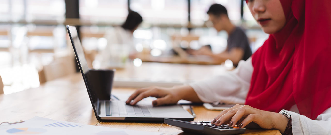 DPR Dukung OJK Buat Aturan Spin Off Unit Usaha Syariah 50 Persen